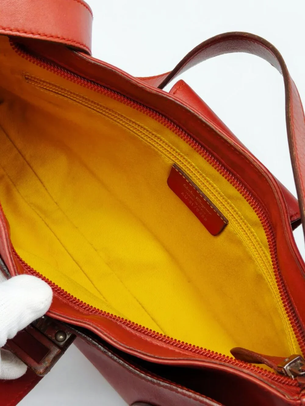 Salvatore Ferragamo Vintage Red Leather Shoulder Bag Wood Gancini Buckle